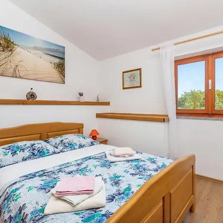 Holiday Home Vrh بيت للعطل Vrh (Krk)