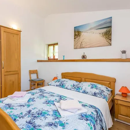 펜션 Holiday Home Vrh *