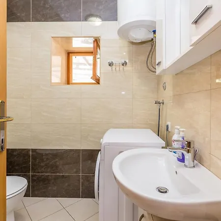 Feriehus Holiday Home Vrh *