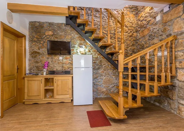Holiday Home Vrh Vikendica *